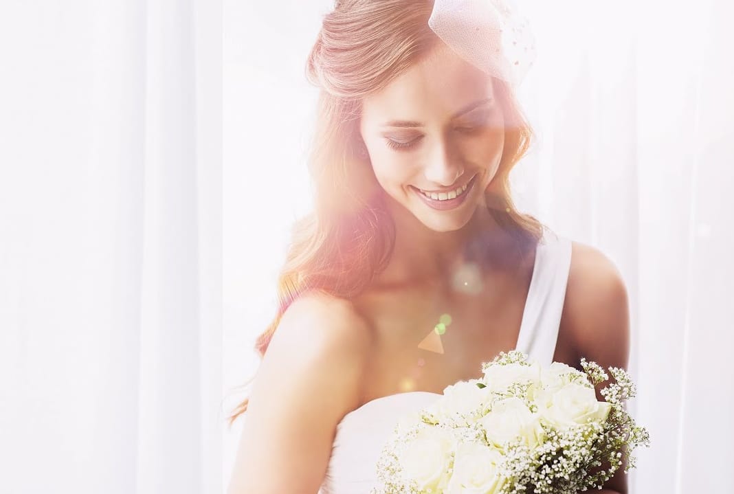 Create a Beautiful Wedding Photography with Flares and Bokeh in Photoshop