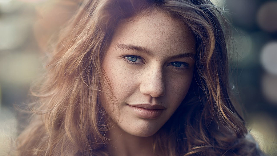 Natural outdoor portrait retouching in Photoshop